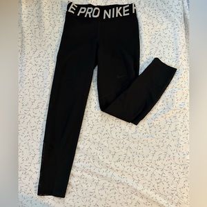 Nike Pro crop legging. Small. Black.